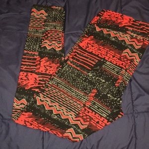 LulaRoe patterned leggings Tall and Curvy